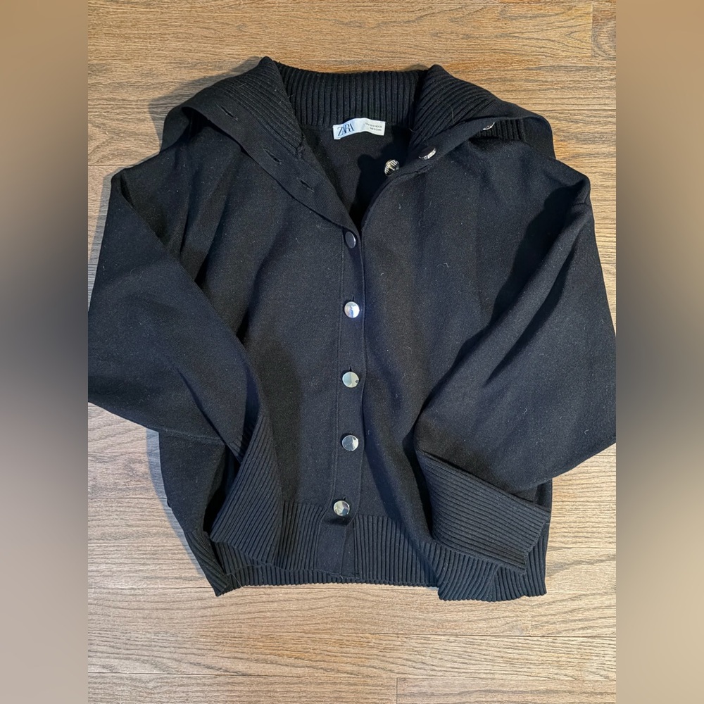 Zara knit black cardigan with gold buttons - Picture 2 of 5